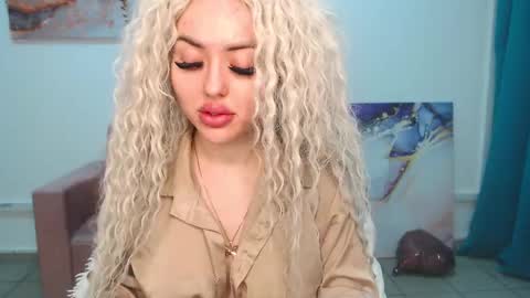 miss_kiten online show from 02.10.25