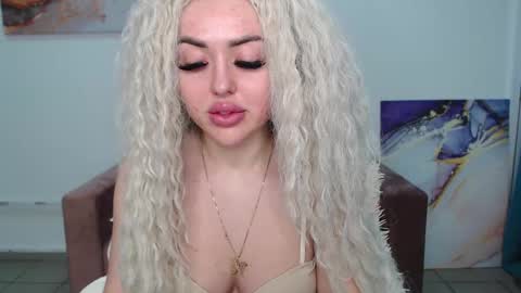 miss_kiten online show from 03.03.25