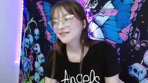 Snapshot of miss_kumikahri chatting on 08.04.26 Ahri James online show from 08.04.26