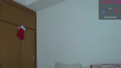 Snapshot of miss_lanalion chatting on 12.17.25 miss_lanalion online show from 12.17.25