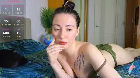 Snapshot of miss_leee chatting on 06.06.26 Laura online show from 06.06.26