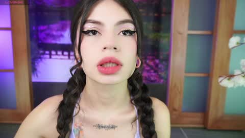 miss_lucyla online show from 12.18.24