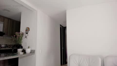 Snapshot of miss_myers chatting on 02.21.25 Goddess Myers thumb up is important for me kisses online show from 02.21.25