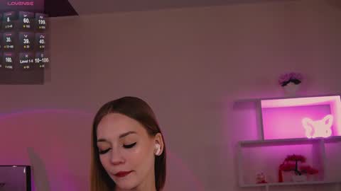 Snapshot of miss_nicoletta chatting on 01.09.25 Nicole online show from 01.09.25