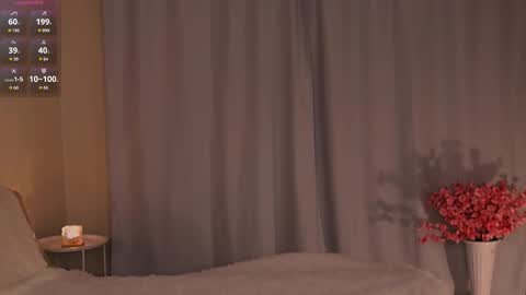 Snapshot of miss_nicoletta chatting on 09.13.25 Nicole online show from 09.13.25