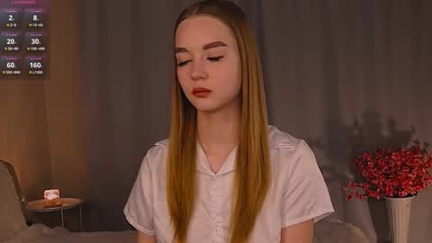 Snapshot of miss_nicoletta chatting on 09.26.25 Nicole online show from 09.26.25