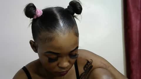 Snapshot of miss_rihanna2 chatting on 09.11.25 miss_rihanna2 online show from 09.11.25