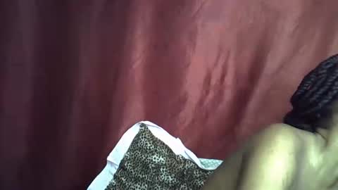 Snapshot of miss_rihanna2 chatting on 10.17.25 miss_rihanna2 online show from 10.17.25