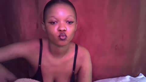 Snapshot of miss_rihanna2 chatting on 10.24.25 miss_rihanna2 online show from 10.24.25