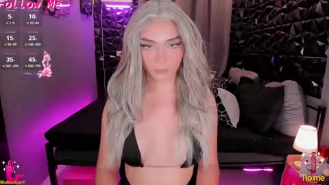 miss devil online show from 04.22.26