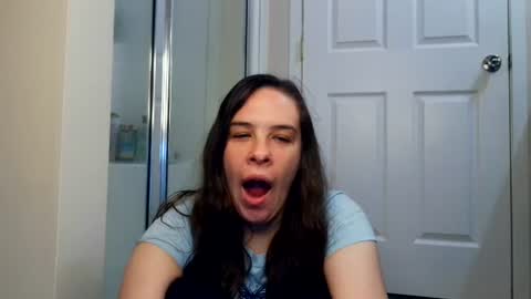 Snapshot of miss_sunshine01 chatting on 06.27.26 Bella online show from 06.27.26
