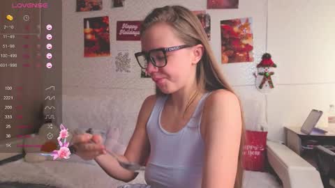 Snapshot of miss_sweetbb chatting on 03.31.26 Bella online show from 03.31.26