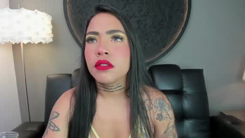 Vaiolette online show from 12.18.24