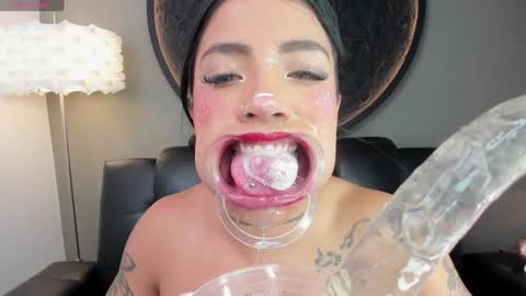 Vaiolette online show from 01.10.25