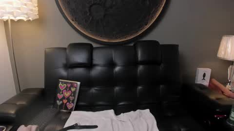 Vaiolette online show from 02.17.25