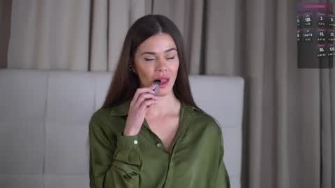 Miss Victoria online show from 11.15.25