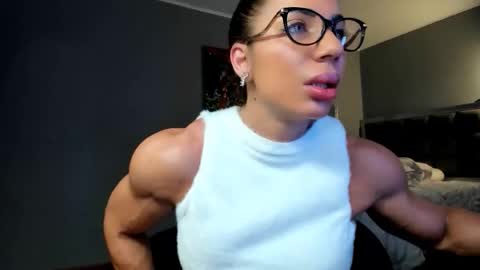 Alesyamuscledoll online show from 04.05.26