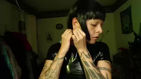 Anarkitten  online show from 09.17.25