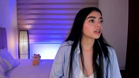 Ariadna Ruiz online show from 04.15.26