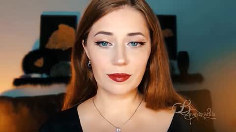 Snapshot of missbeverlymills chatting on 09.29.25 The divine Beverly online show from 09.29.25