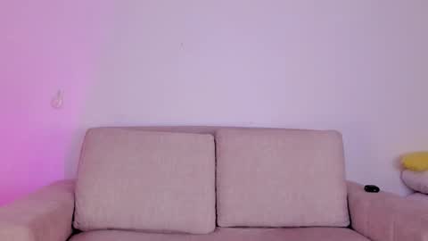 Bianca Torres online show from 11.19.25