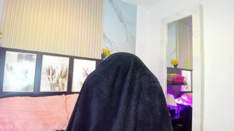 misscheelsee_as online show from 09.19.25