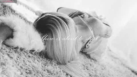 Chloe freelance model Please your thumbs up are important  online show from 11.05.25