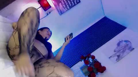 Nicole online show from 10.11.25