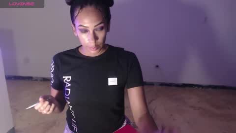 Snapshot of misscruzxz chatting on 09.30.25 Donna di Diamanti online show from 09.30.25