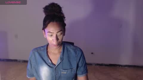 Snapshot of misscruzxz chatting on 10.02.25 Donna di Diamanti online show from 10.02.25