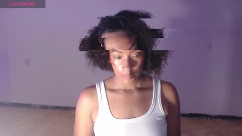 Snapshot of misscruzxz chatting on 10.24.25 Donna di Diamanti online show from 10.24.25