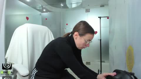 Miss Domina online show from 04.08.26