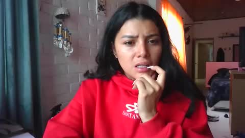 melodie  online show from 10.06.25