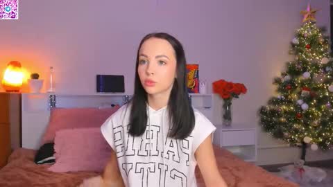 Hello dear my name Elisa online show from 12.17.25