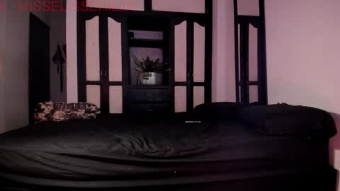 Snapshot of misselissehillx chatting on 11.12.25 Miss Elisse H. online show from 11.12.25