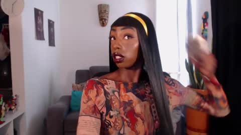 Emilie Diaz online show from 04.10.26