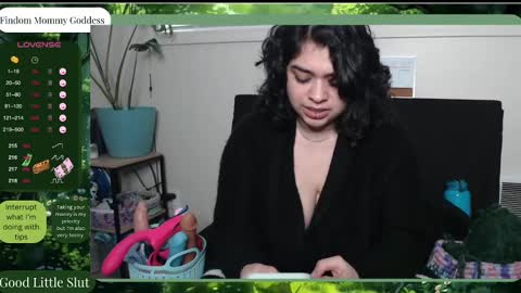 Miss Estephy online show from 02.05.25