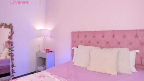 Melany Hiller online show from 12.15.25