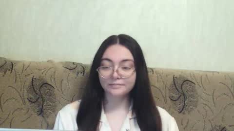 missis mona online show from 10.04.25