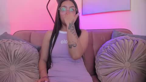 Snapshot of missisabel__ chatting on 10.21.25 Isabel Mendez online show from 10.21.25