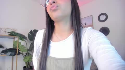 Snapshot of missisabel__ chatting on 10.24.25 Isabel Mendez online show from 10.24.25