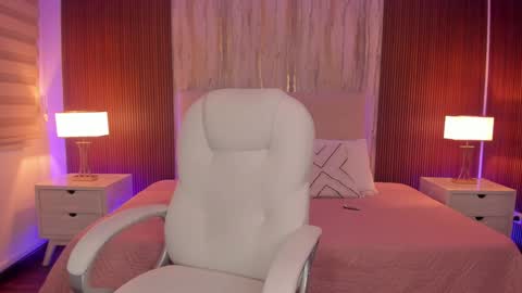 Snapshot of missisabella1 chatting on 01.23.25 Bella Castillo online show from 01.23.25