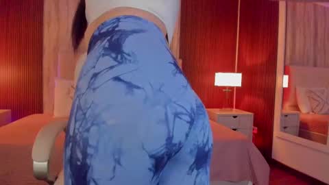 Snapshot of missisabella1 chatting on 02.21.25 Bella Castillo online show from 02.21.25