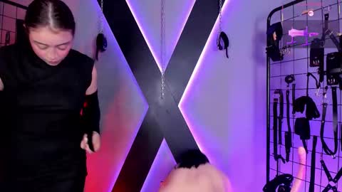 Miss Kara and Ariana online show from 11.10.25