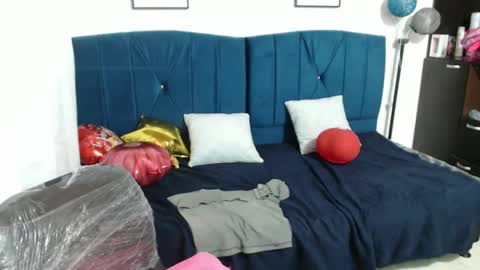 misskarol18 online show from 02.13.25
