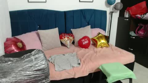 misskarol18 online show from 02.15.25