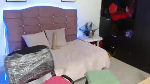 misskarol18 online show from 02.21.25