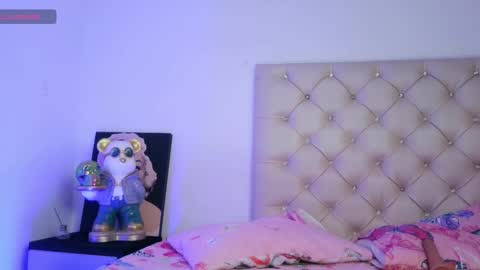 misskatiia online show from 01.31.25