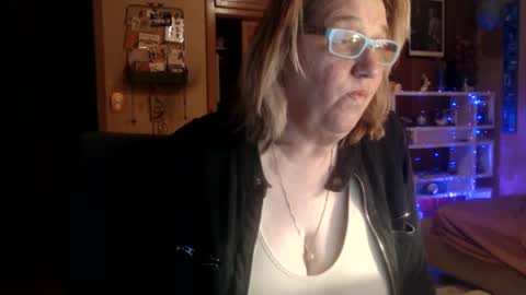 MissKittyFox online show from 01.13.25