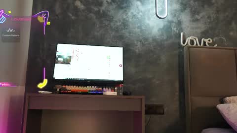 misskristel online show from 09.24.25